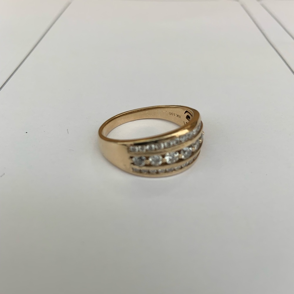 1ct 5.5 grams 10k gold solid